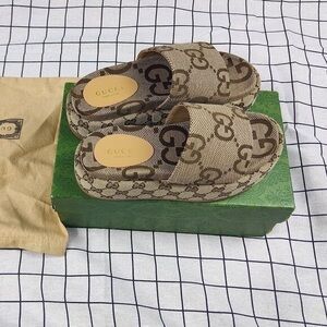 Women’s GG Canvas Slide sandal